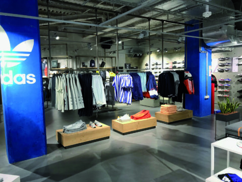 adidas_brand_flagship_store_in_paris_1_frknip